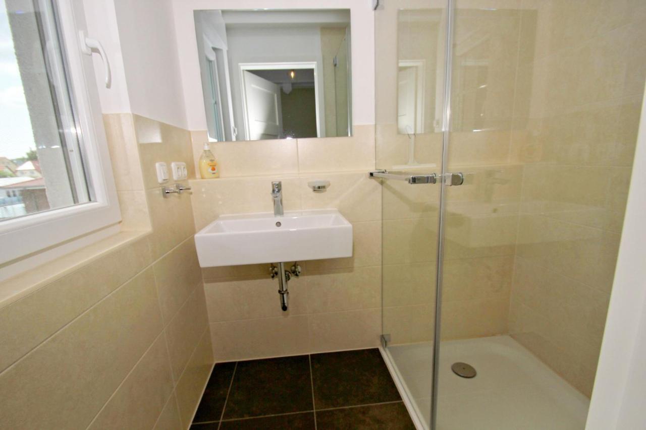Hafennahe Penthousewohnung Mit Meerblick - Hafenresidenz Lauterbach Fewo 2-7 Exterior photo